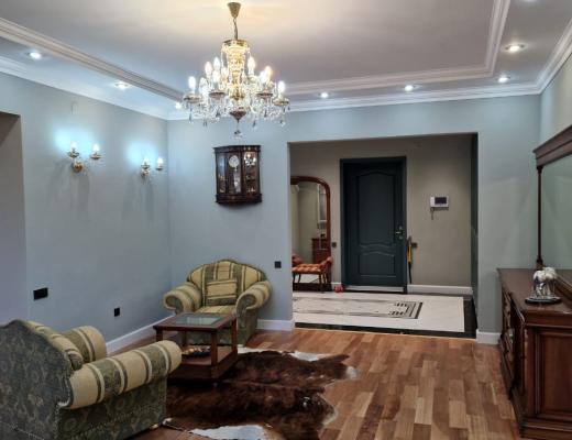 9-room house on Ospanova, microdistrict. Tau Samal, Medeu district