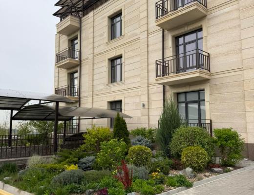 4-room apartment Kok-Tyube 2, Medeu district, residential complex "Koksai Yubileiny"